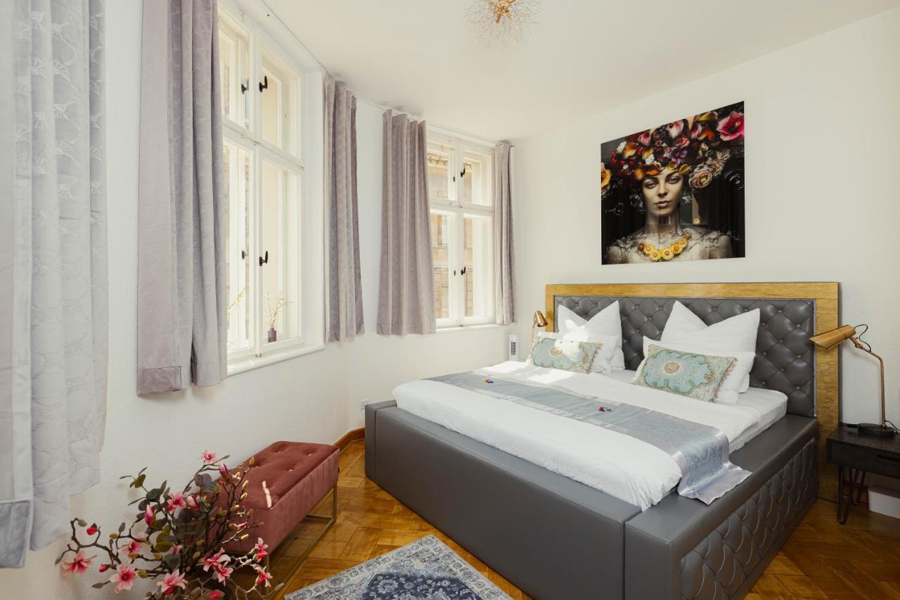 Exklusive Ferienwohnung Arthur In Zentraler Bestlage Von Zeitz! Vollausgestattet, Fahrstuhl, Magenta-Tv, Highspeed Wlan Luaran gambar